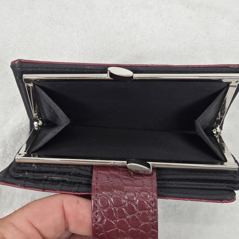 Kim Roger's Burgundy Croc Embossed Snap Close Wallet Bifold Organizer - Picture 5 of 11